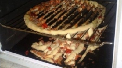 바닥없는 피자의 최후