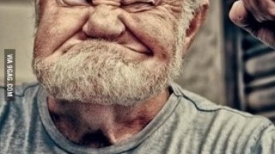 뽀빠이 실사판 “맙소사…살아있는 뽀빠이가 있었어”
