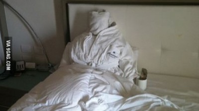 침대에 남긴 흔적 ‘빈 방 인줄 알았는데…’