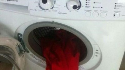 엄마를 웃긴 세탁기…혀 내밀고 해롱거리는 듯
